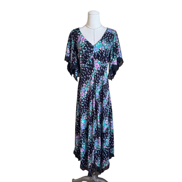 Vintage 1970s OOAK Floral Maxi Dress Handkerchief Hem and Sleeves Medium - Picture 5 of 12